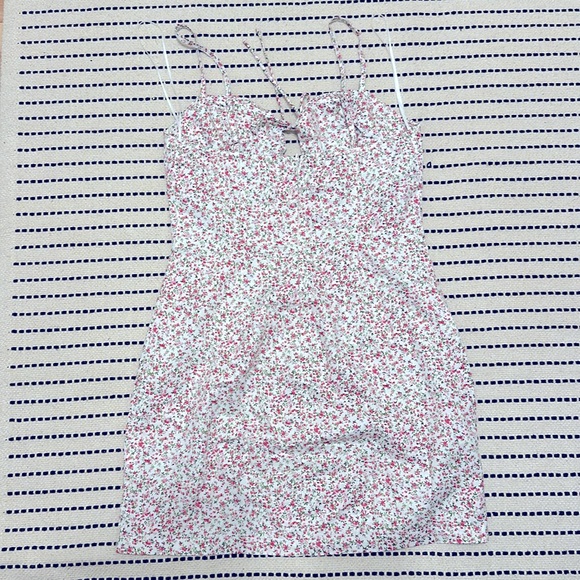 Miss Lola Floral Front Tie Fitted Dress - Picture 3 of 5